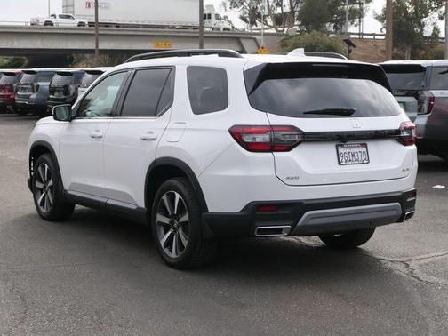 2023 Honda Pilot AWD Elite
