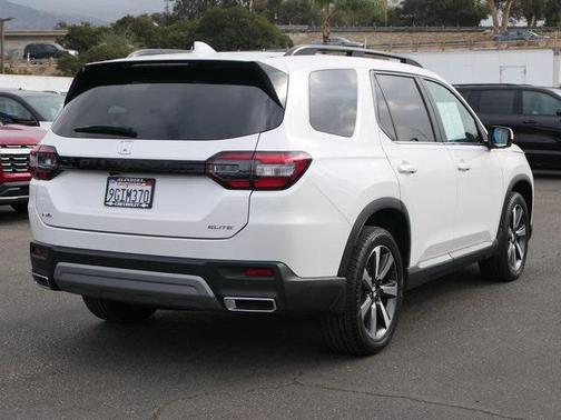 2023 Honda Pilot AWD Elite