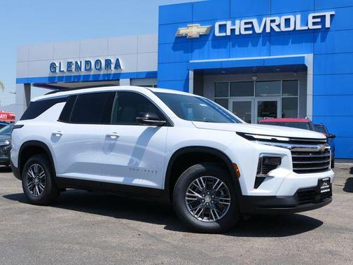 Polar White Tricoat 2026 Chevrolet Traverse LT