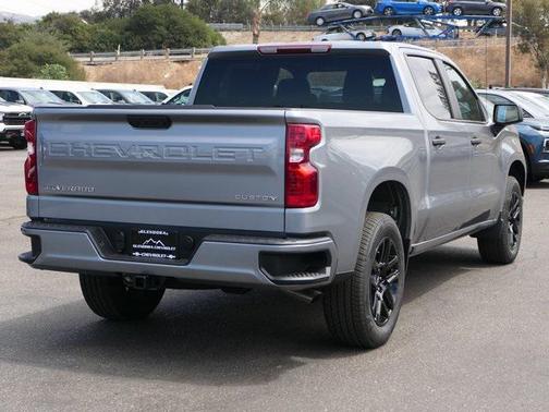 2025 Chevrolet Silverado 1500 Custom