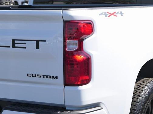 2025 Chevrolet Silverado 1500 Custom