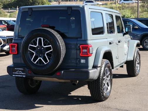 2024 Jeep Wrangler 4-Door Sahara 4x4