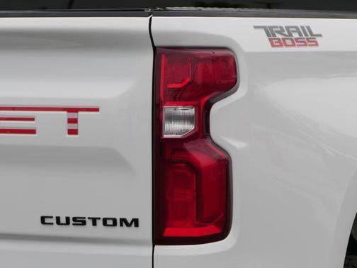 Summit White 2020 Chevrolet Silverado 1500 Custom Trail Boss