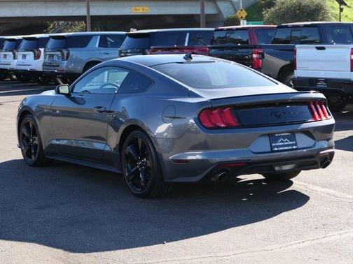 2022 Ford Mustang EcoBoost