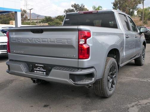 2025 Chevrolet Silverado 1500 Custom