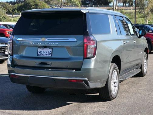 2023 Chevrolet Suburban LT