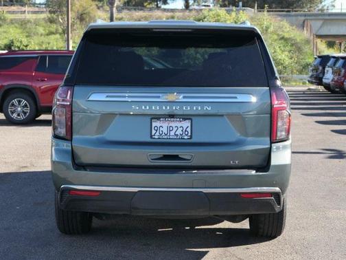 2023 Chevrolet Suburban LT