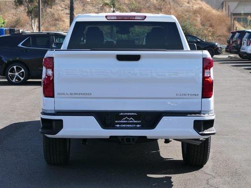 2025 Chevrolet Silverado 1500 Custom