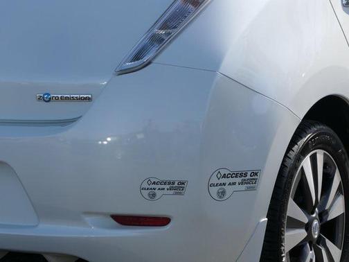 2015 Nissan Leaf SL