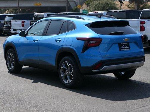 2025 Chevrolet Trax LT