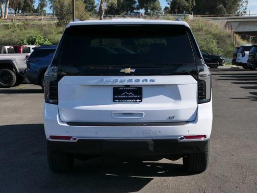 2026 Chevrolet Suburban LT