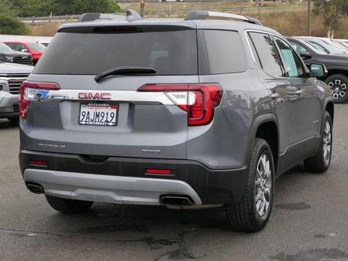 2022 GMC Acadia AWD SLT