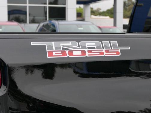 2025 Chevrolet Silverado 1500 Custom Trail Boss