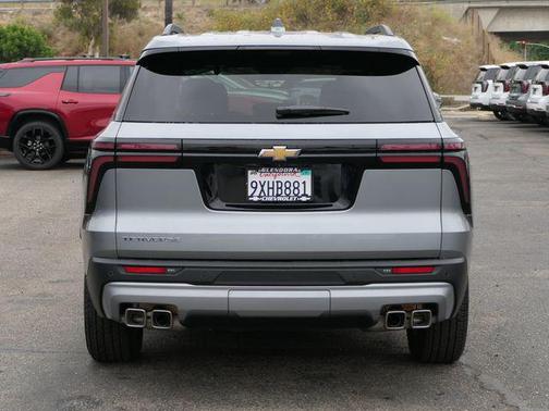 Sterling Gray Metallic 2026 Chevrolet Traverse LT