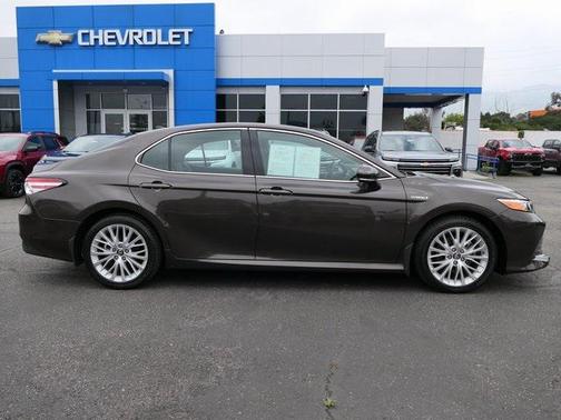 2019 Toyota Camry Hybrid XLE