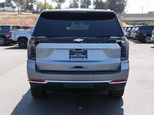 2025 Chevrolet Suburban LT
