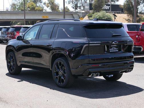 Mosaic Black Metallic 2026 Chevrolet Traverse RS