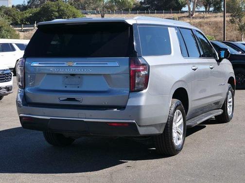 2023 Chevrolet Suburban LT