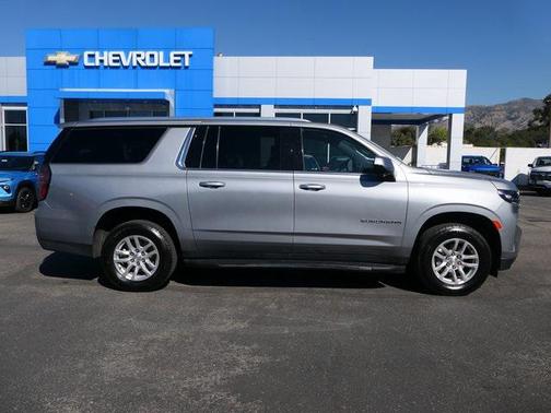 2023 Chevrolet Suburban LT