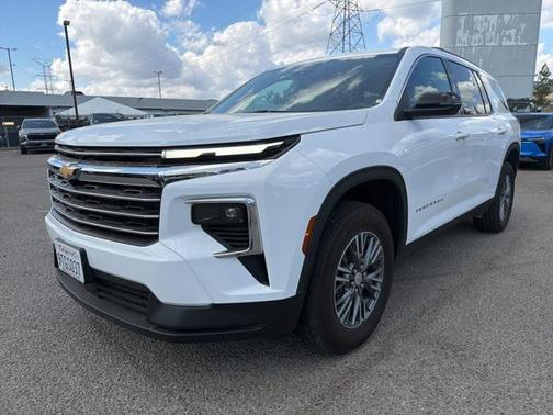 2025 Chevrolet Traverse LT