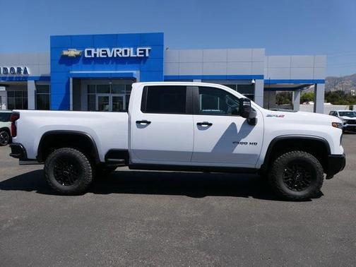 2025 Chevrolet Silverado 2500 4WD Crew Cab Standard Bed ZR2