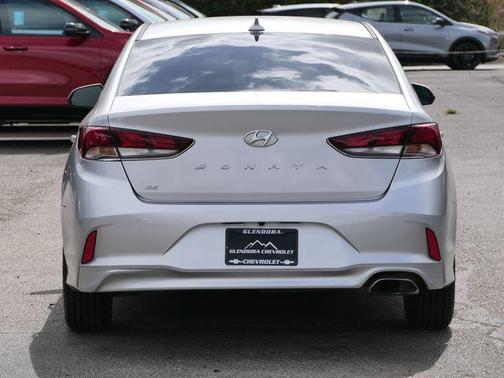 Symphony Silver 2019 Hyundai SONATA SE