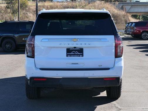 2023 Chevrolet Suburban LT