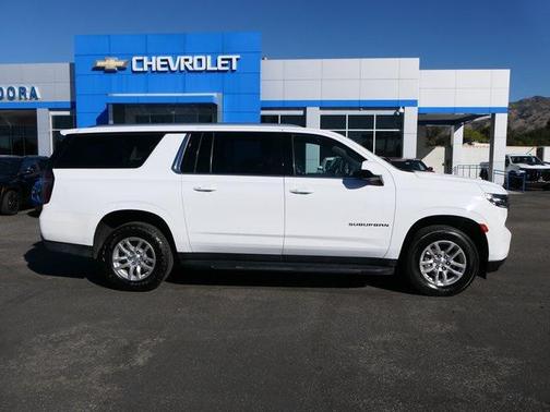 2023 Chevrolet Suburban LT