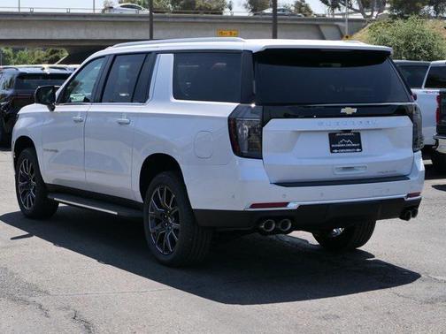 2025 Chevrolet Suburban Premier