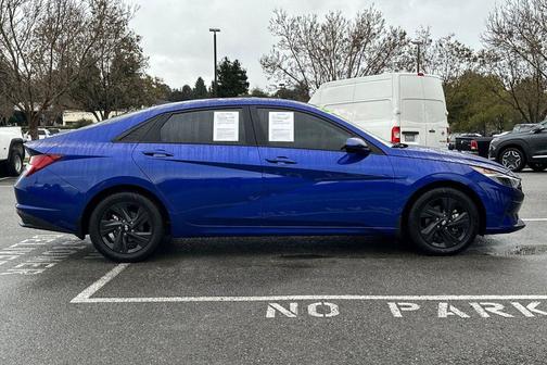 2022 Hyundai ELANTRA HEV Blue