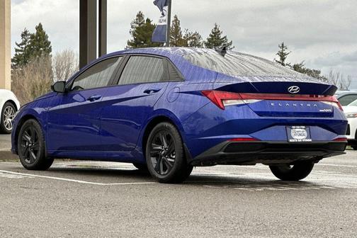 2022 Hyundai ELANTRA HEV Blue