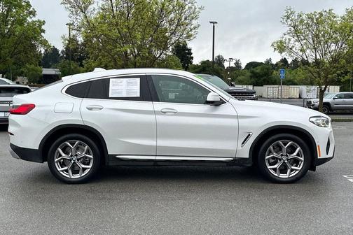 White 2023 BMW X4 xDrive30i