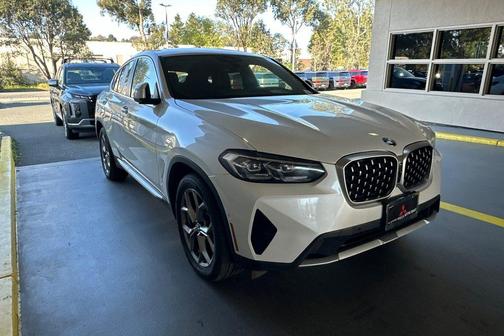 2023 BMW X4 xDrive30i