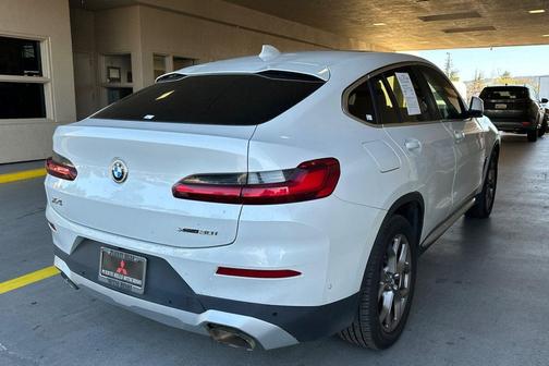 2023 BMW X4 xDrive30i