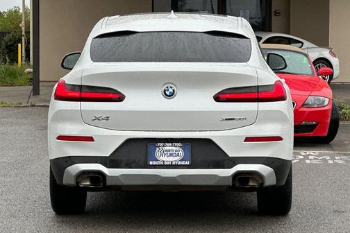 White 2023 BMW X4 xDrive30i