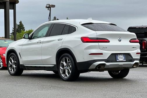 White 2023 BMW X4 xDrive30i