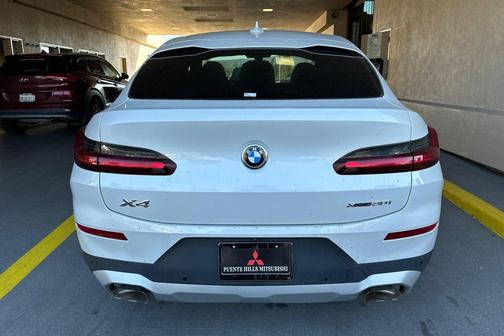 2023 BMW X4 xDrive30i