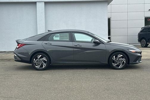 2025 Hyundai ELANTRA Sport
