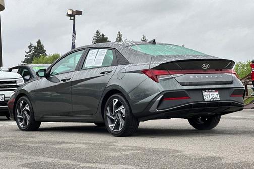 2025 Hyundai ELANTRA Sport