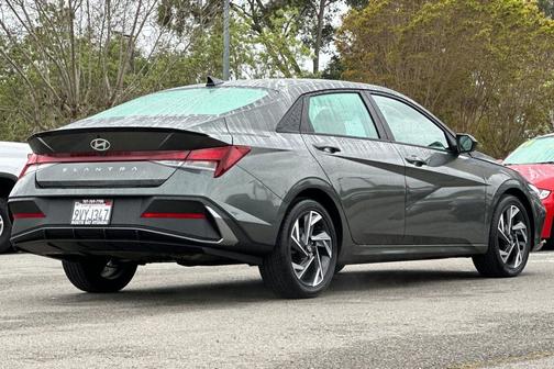 2025 Hyundai ELANTRA Sport