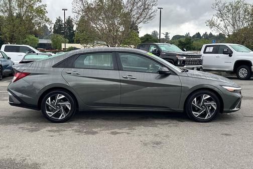 2025 Hyundai ELANTRA Sport