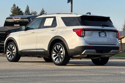 2025 Ford Explorer Platinum