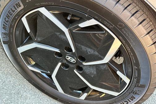 2024 Hyundai IONIQ 5 Limited