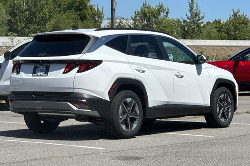 White Pearl 2026 Hyundai TUCSON SEL