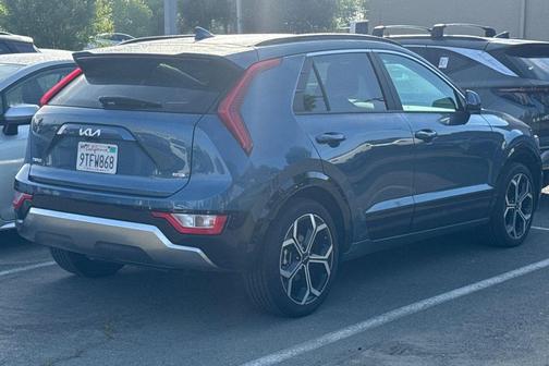 Mineral Blue 2025 Kia Niro Touring
