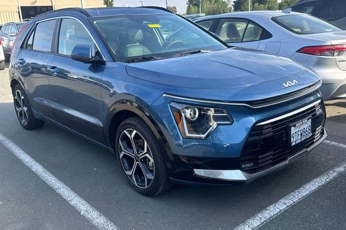 Mineral Blue 2025 Kia Niro Touring
