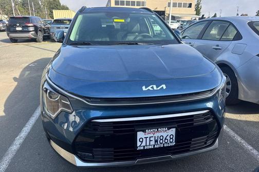 Mineral Blue 2025 Kia Niro Touring