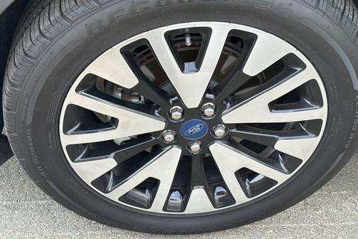 Magnetic Metallic 2020 Ford Escape SE