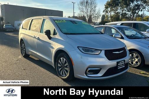 2024 Chrysler Pacifica Hybrid Select