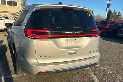 2024 Chrysler Pacifica Hybrid Select